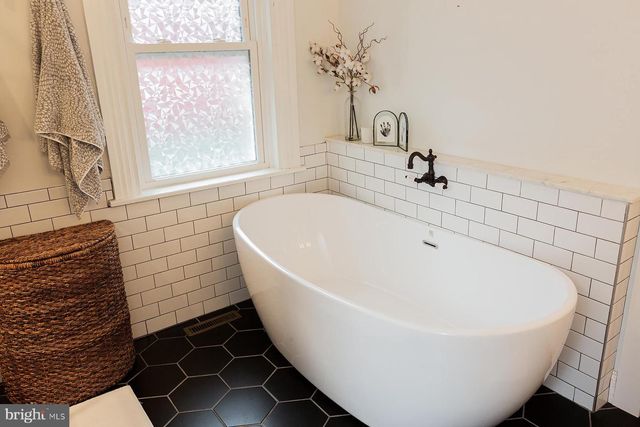 409 W LEMON ST, Lancaster, PA 17603