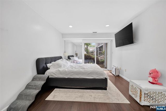 516 Windsor Drive, Palisades Park, NJ 07650