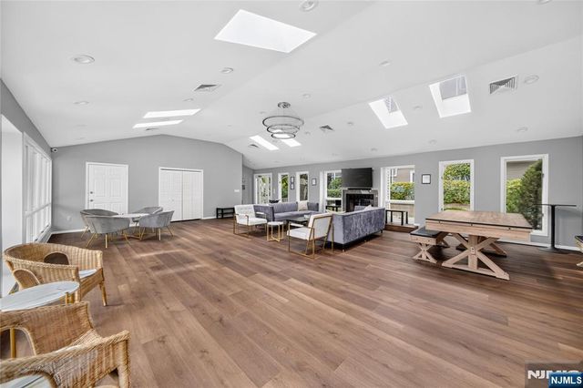516 Windsor Drive, Palisades Park, NJ 07650
