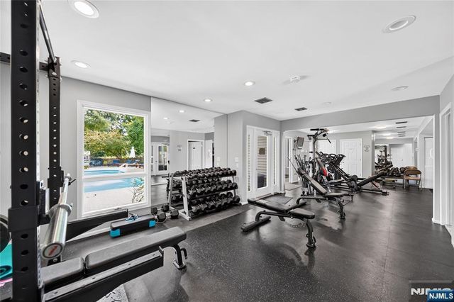 516 Windsor Drive, Palisades Park, NJ 07650