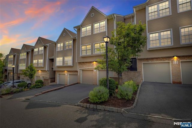 516 Windsor Drive, Palisades Park, NJ 07650