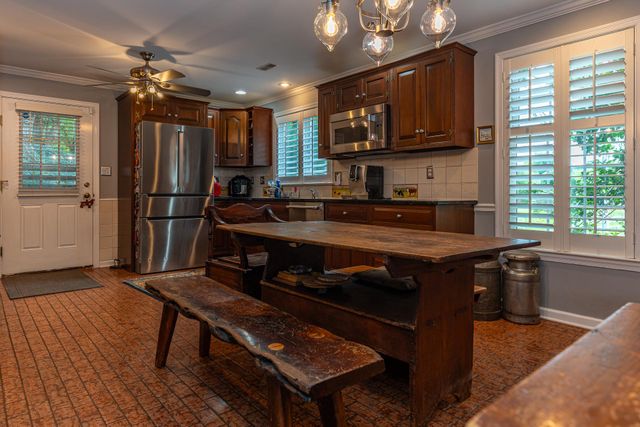 786 WICKERTON RD, West Grove, PA 19390