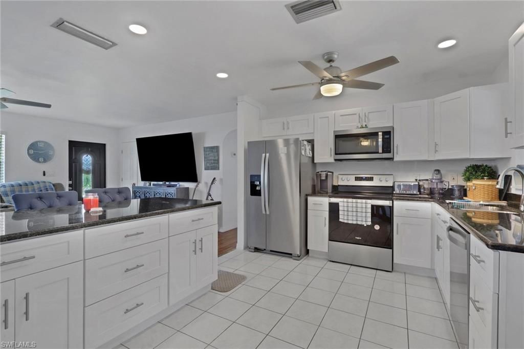12213 De Moya DR, FORT MYERS, FL 33905 — photo 4