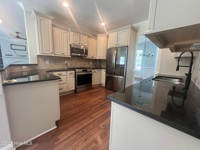 2203 Franklin Drive, Winterville, NC 28590