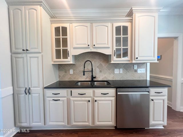 2203 Franklin Drive, Winterville, NC 28590