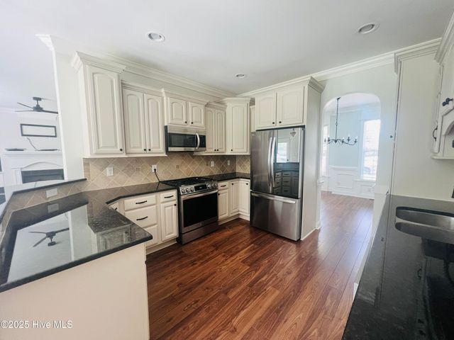 2203 Franklin Drive, Winterville, NC 28590