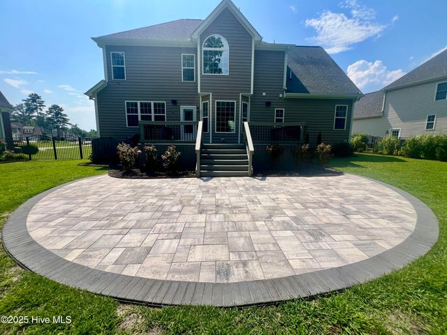2203 Franklin Drive, Winterville, NC 28590
