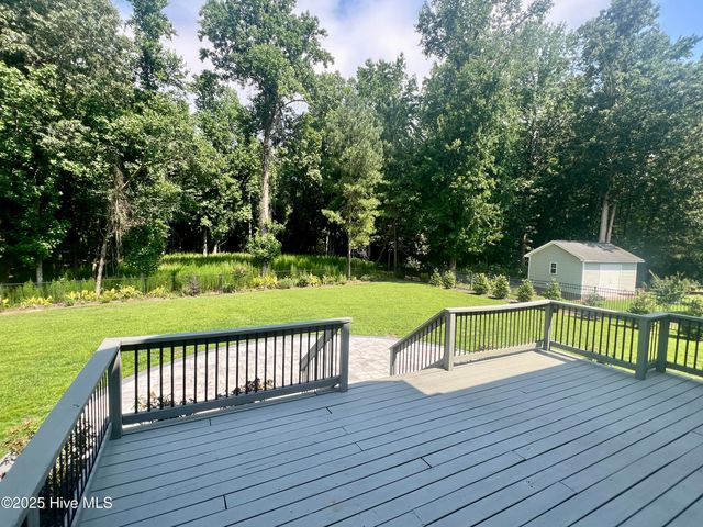 2203 Franklin Drive, Winterville, NC 28590
