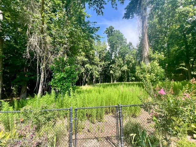 2203 Franklin Drive, Winterville, NC 28590