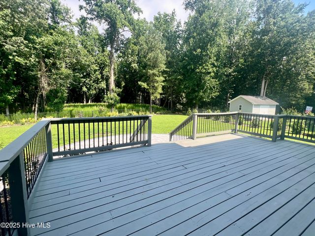 2203 Franklin Drive, Winterville, NC 28590