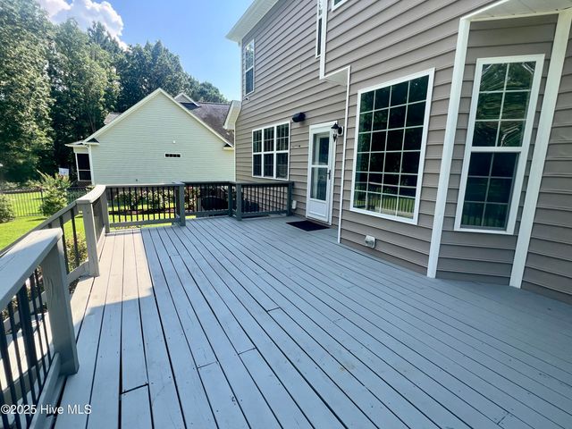 2203 Franklin Drive, Winterville, NC 28590