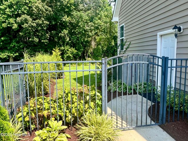 2203 Franklin Drive, Winterville, NC 28590