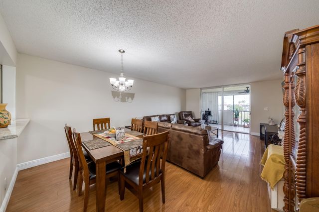 7301 NW 1st Street 402, Margate, FL 33063