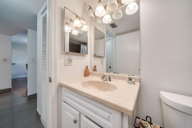 7301 NW 1st Street 402, Margate, FL 33063