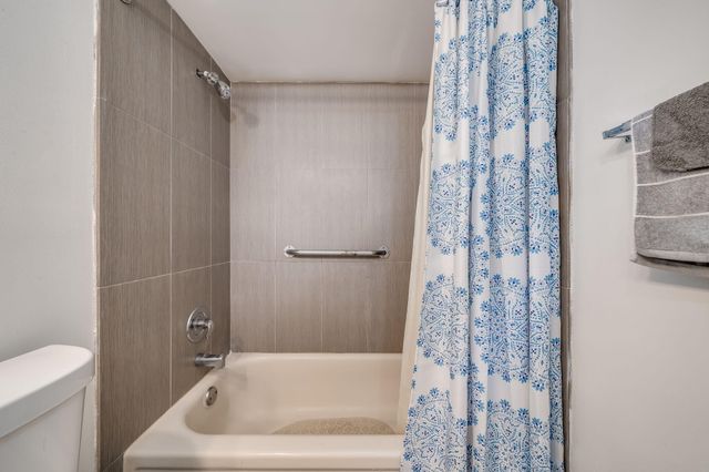 7301 NW 1st Street 402, Margate, FL 33063