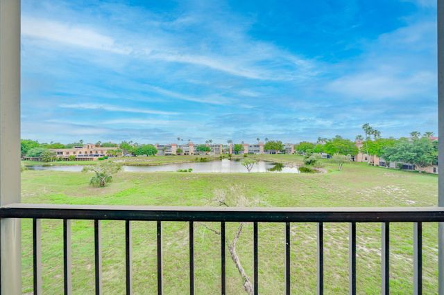 7301 NW 1st Street 402, Margate, FL 33063