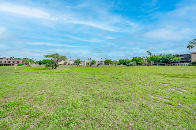 7301 NW 1st Street 402, Margate, FL 33063