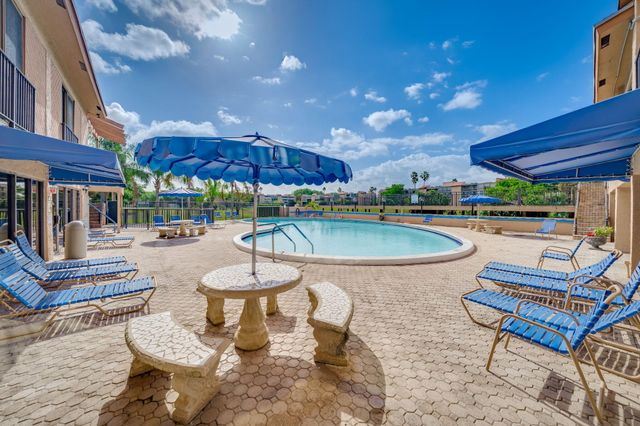 7301 NW 1st Street 402, Margate, FL 33063