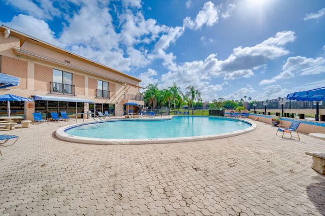 7301 NW 1st Street 402, Margate, FL 33063