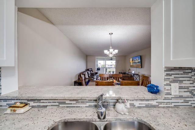 7301 NW 1st Street 402, Margate, FL 33063