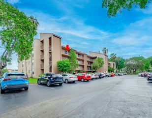 7301 NW 1st Street 402, Margate, FL 33063