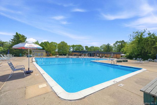 10 Artist Lake Drive, Middle Island, NY 11953