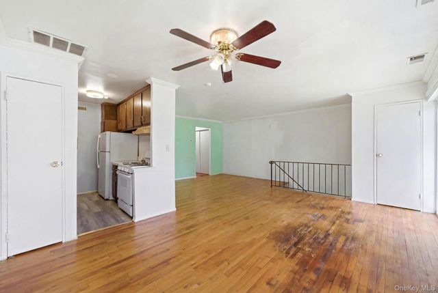 10 Artist Lake Drive, Middle Island, NY 11953