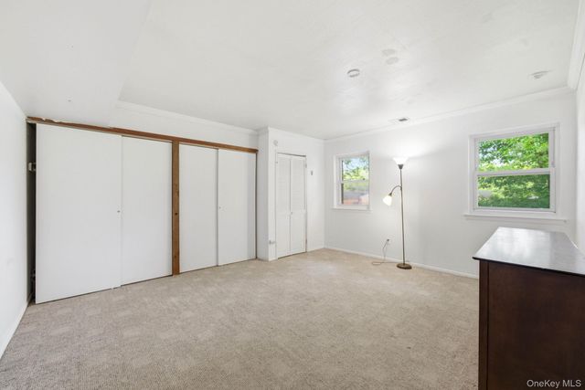 10 Artist Lake Drive, Middle Island, NY 11953