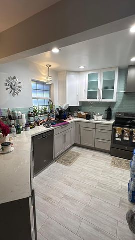 10 SW 46TH Avenue, Plantation, FL 33317