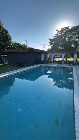 10 SW 46TH Avenue, Plantation, FL 33317