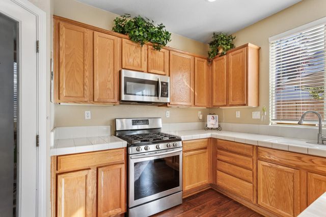 5376 Nickman Way, Sacramento, CA 95835