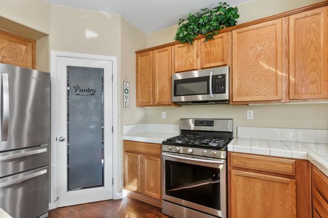 5376 Nickman Way, Sacramento, CA 95835