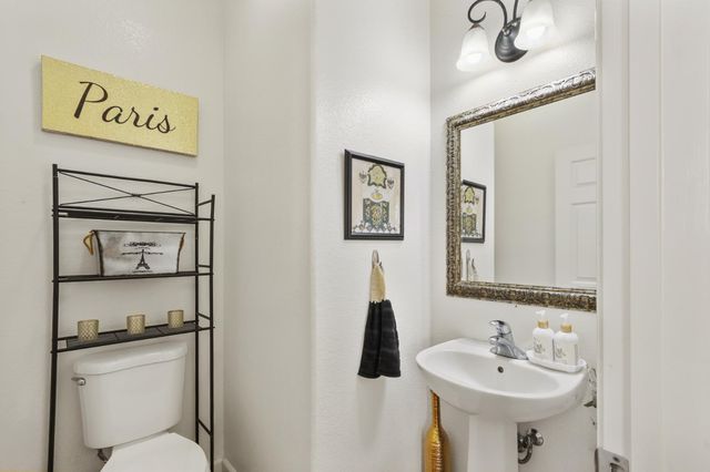 5376 Nickman Way, Sacramento, CA 95835