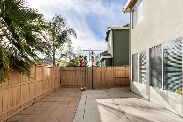 5376 Nickman Way, Sacramento, CA 95835