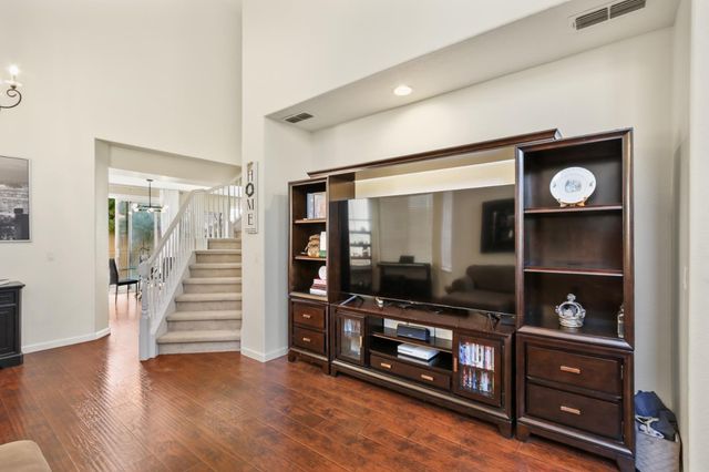 5376 Nickman Way, Sacramento, CA 95835