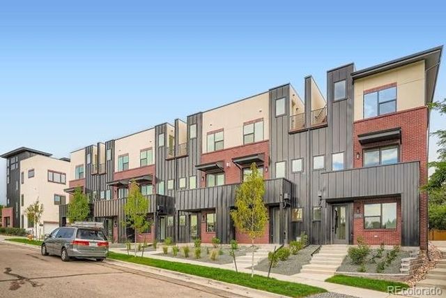 2148 Applewood Drive, Lakewood, CO 80215