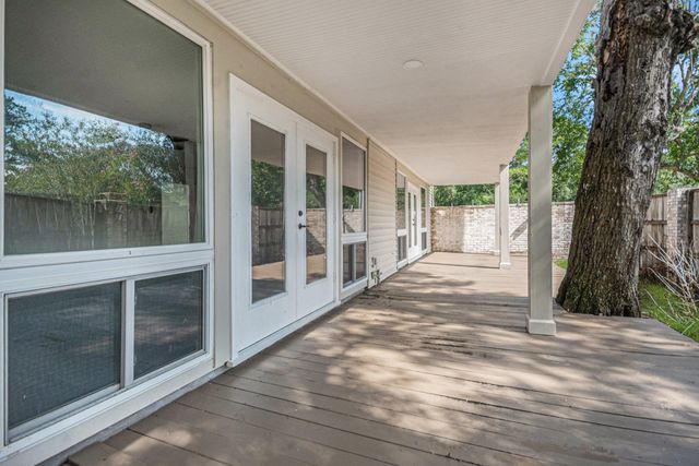 4334 Lake Grove Drive, Seabrook, TX 77586
