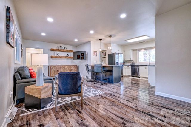 27 Apple Orchard Lane, Lake Wylie, SC 29710