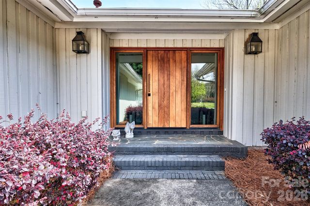 27 Apple Orchard Lane, Lake Wylie, SC 29710