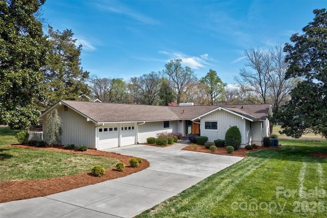 27 Apple Orchard Lane, Lake Wylie, SC 29710