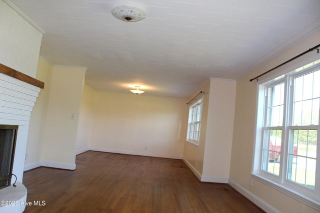 3049 Catherine Lake Road, Richlands, NC 28574