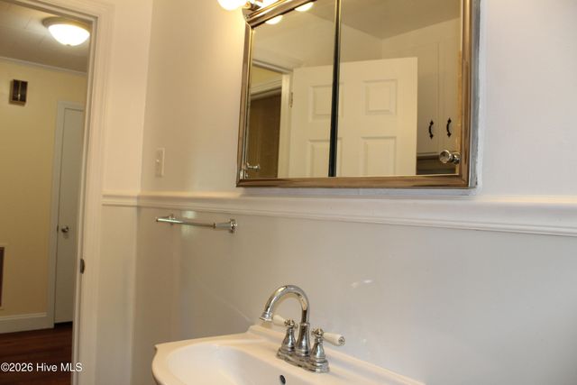 3049 Catherine Lake Road, Richlands, NC 28574