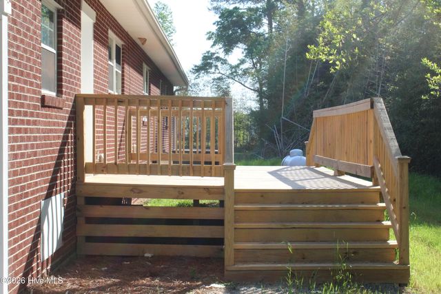 3049 Catherine Lake Road, Richlands, NC 28574