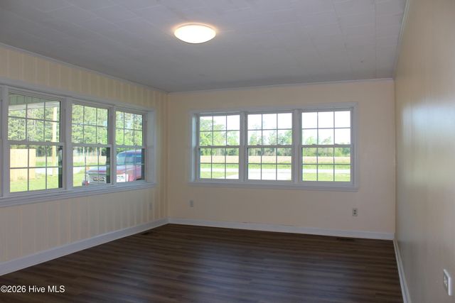 3049 Catherine Lake Road, Richlands, NC 28574