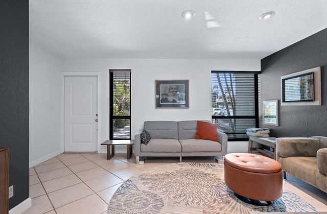 3900 NE 18TH Avenue 13C, Oakland Park, FL 33334