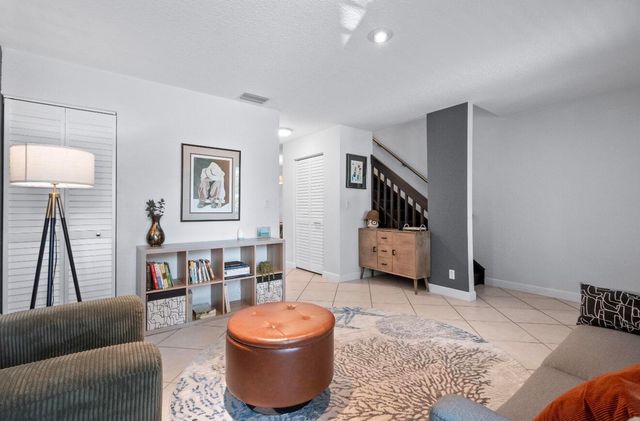 3900 NE 18TH Avenue 13C, Oakland Park, FL 33334