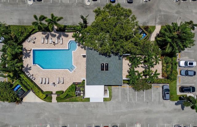 3900 NE 18TH Avenue 13C, Oakland Park, FL 33334