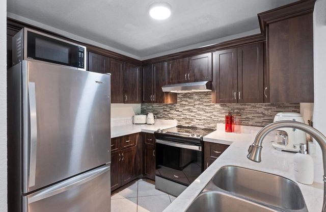 3900 NE 18TH Avenue 13C, Oakland Park, FL 33334