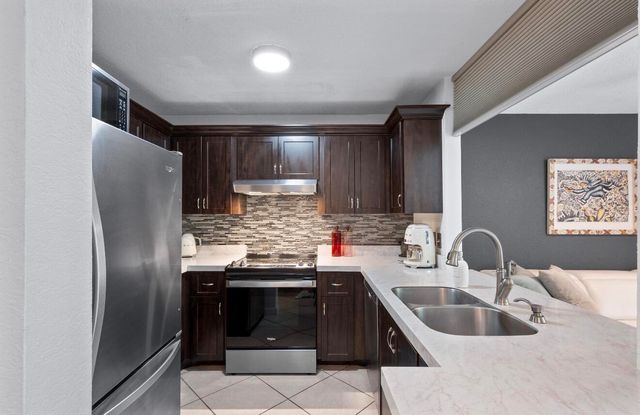 3900 NE 18TH Avenue 13C, Oakland Park, FL 33334