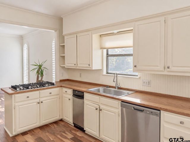 5406 Carmel Court, Tyler, TX 75703